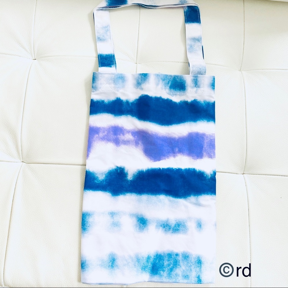 Bloomingdale's Canvas Tote Bag Blue Tie Dye - Picture 4 of 7